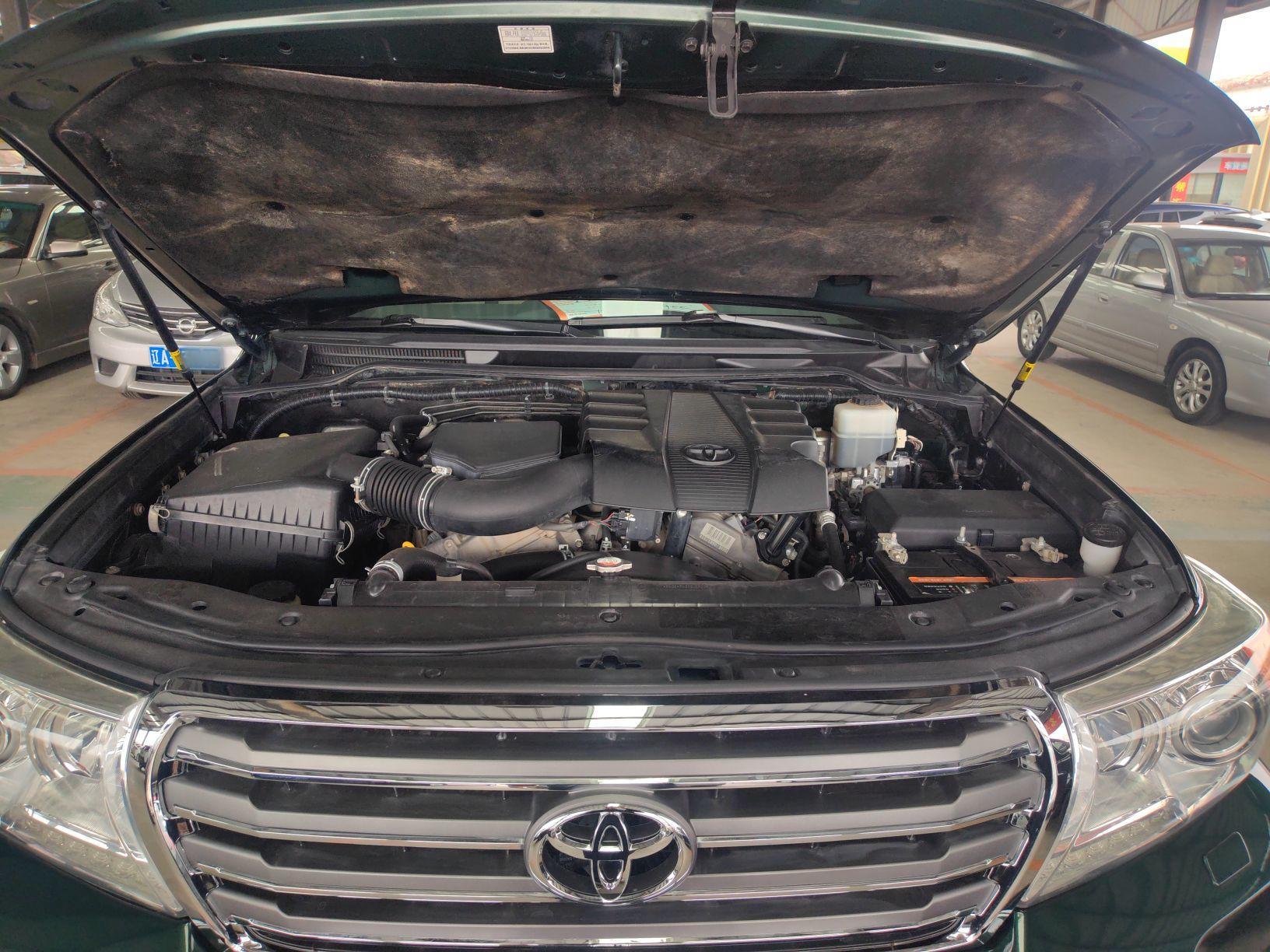 丰田 兰德酷路泽 2012款 4.0L 自动VX