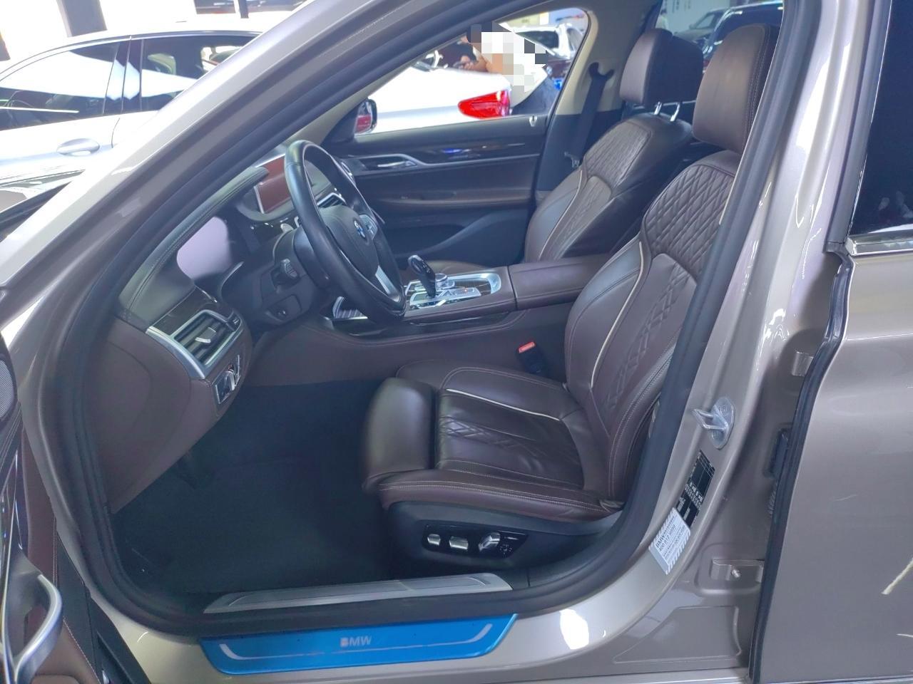 宝马7系 2019款 730Li 豪华套装(进口)