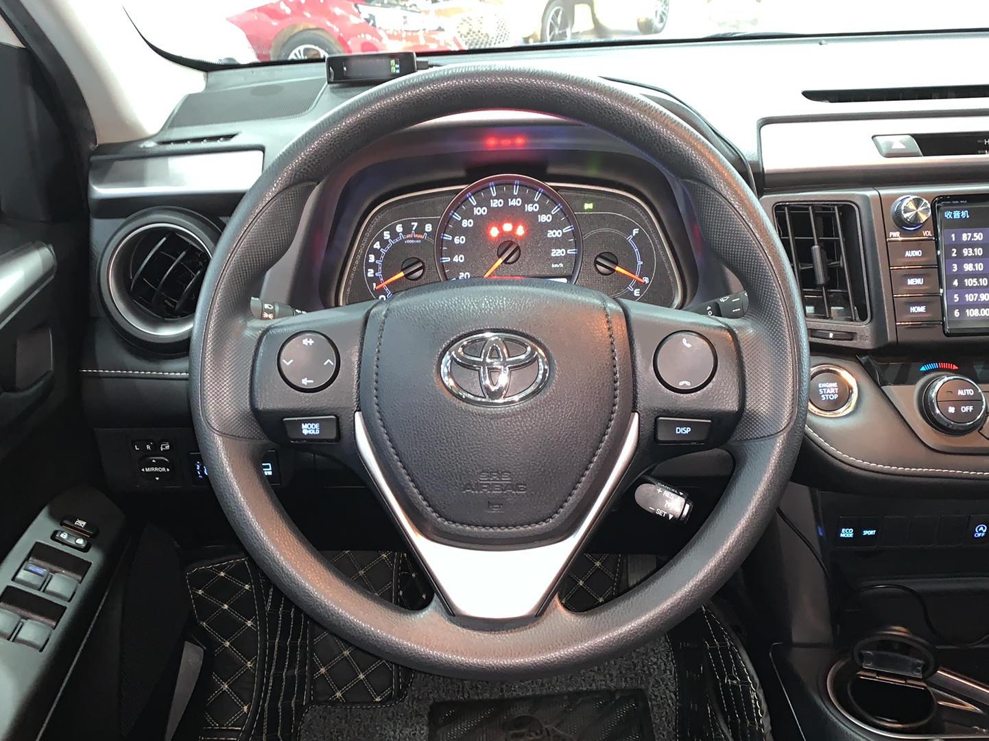 丰田 RAV4 2018款 2.0L CVT两驱风尚X版