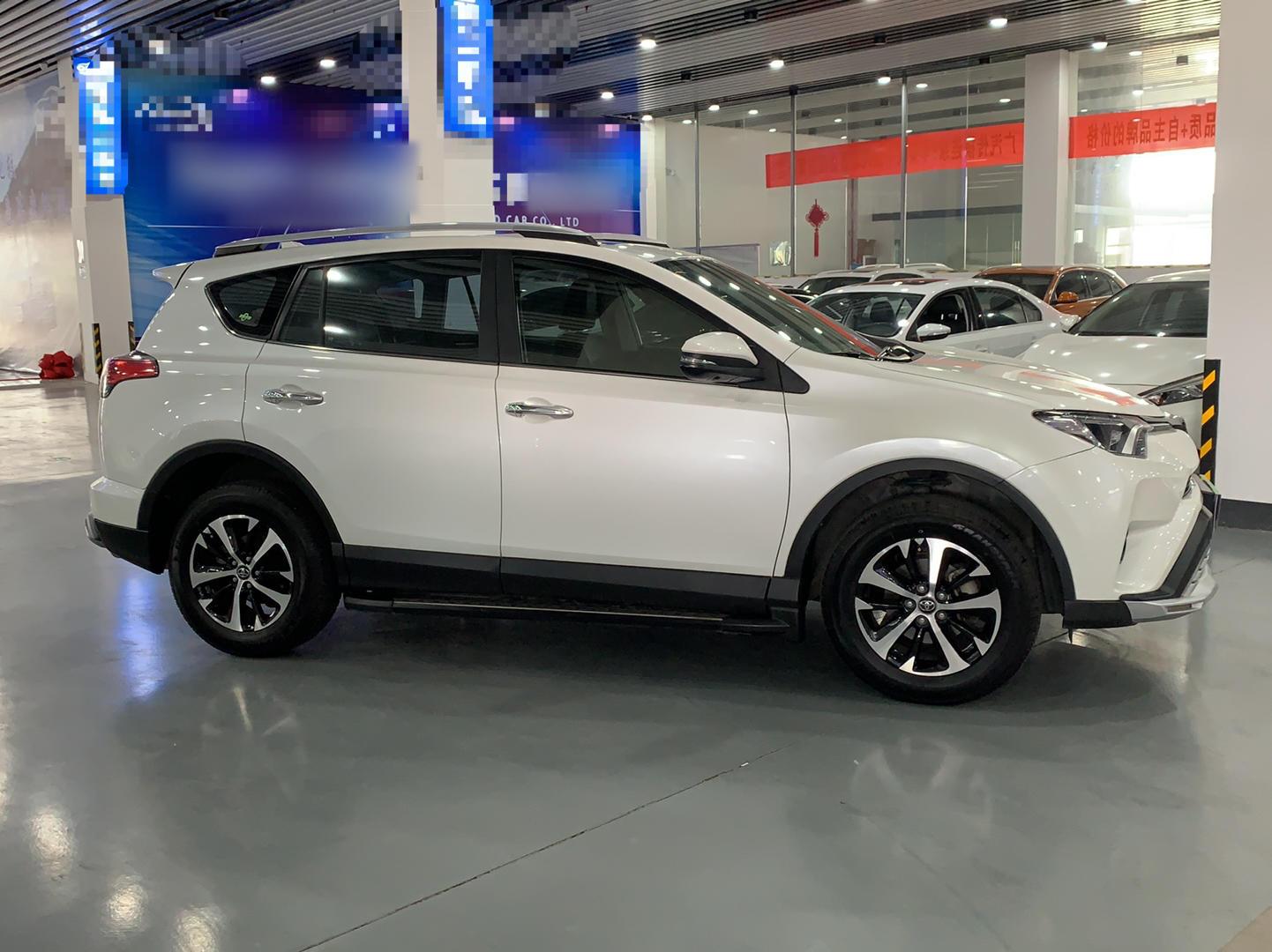 丰田 RAV4 2018款 2.0L CVT两驱风尚X版