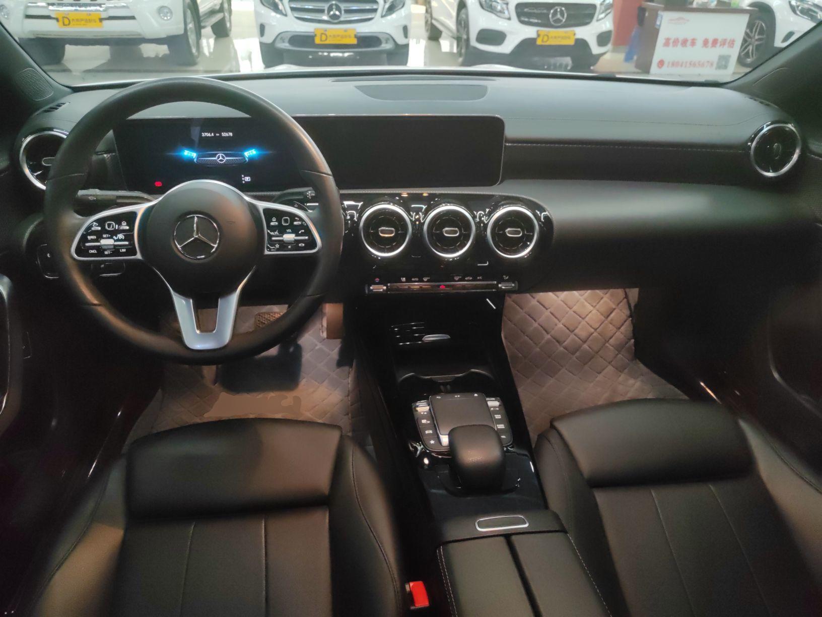 奔驰A级 2020款 改款 A 200 L 运动轿车动感型