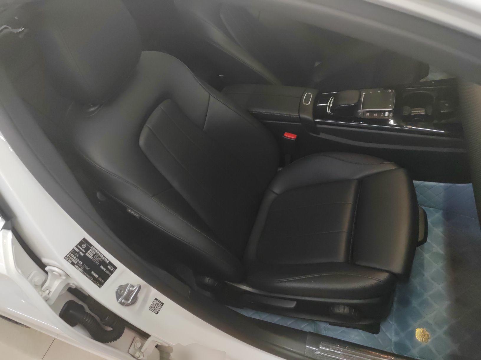 奔驰A级 2020款 改款 A 200 L 运动轿车动感型