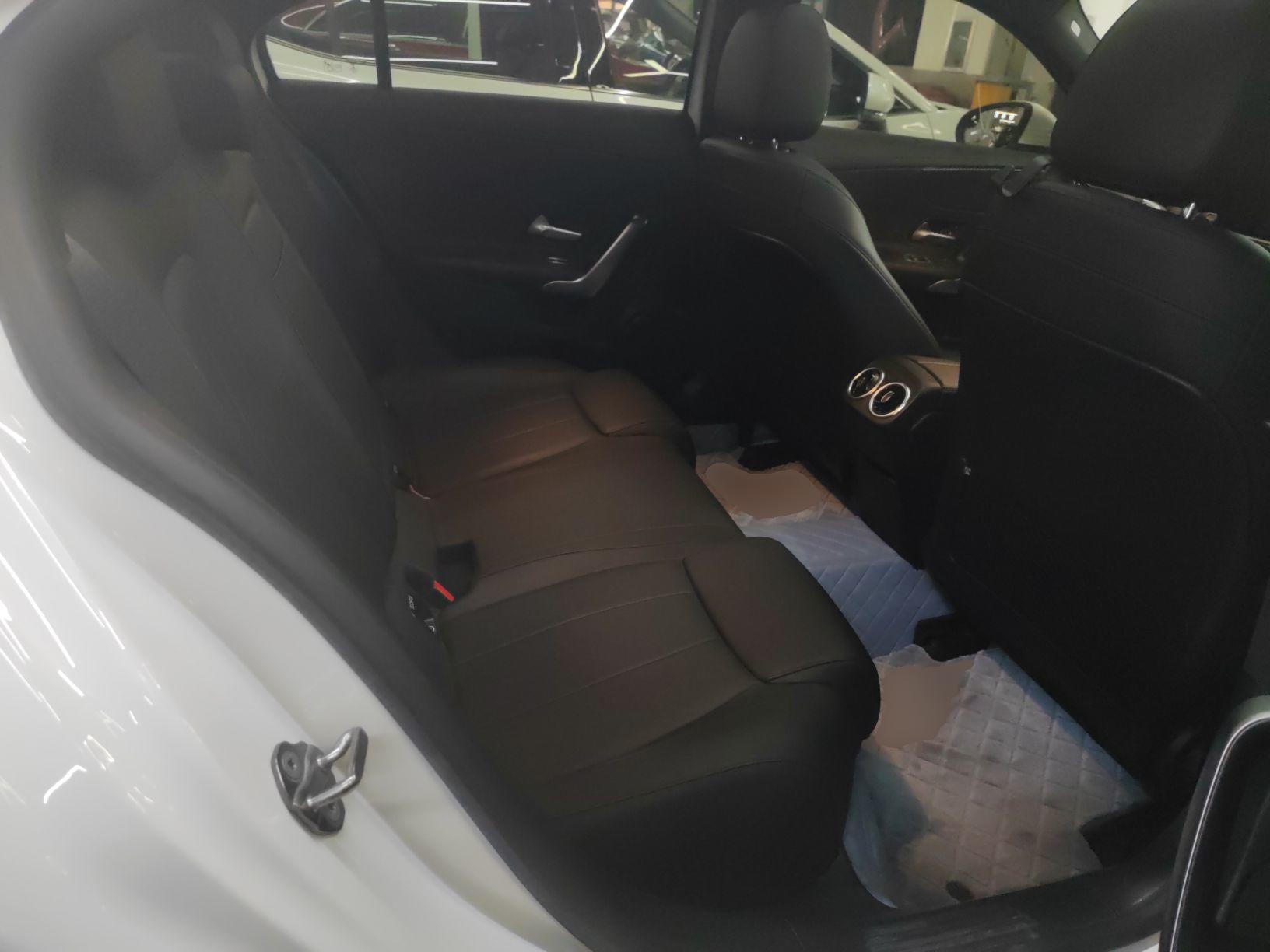 奔驰A级 2020款 改款 A 200 L 运动轿车动感型