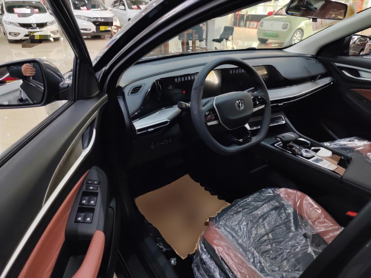 长安 逸动 2022款 PLUS 蓝鲸NE 1.4T GDI DCT尊贵版