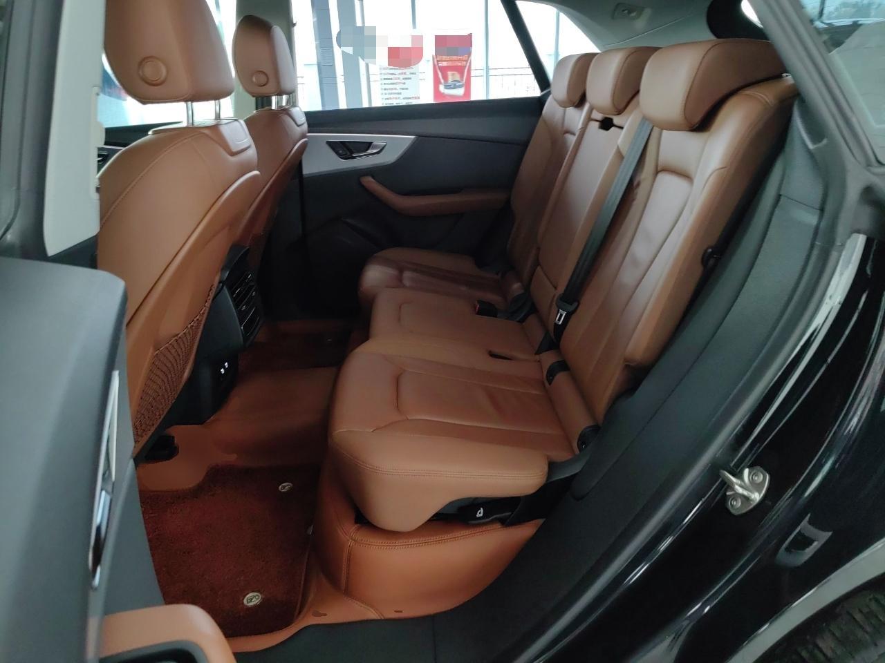 奥迪Q8 2019款 45 TFSI 豪华致雅型(进口)