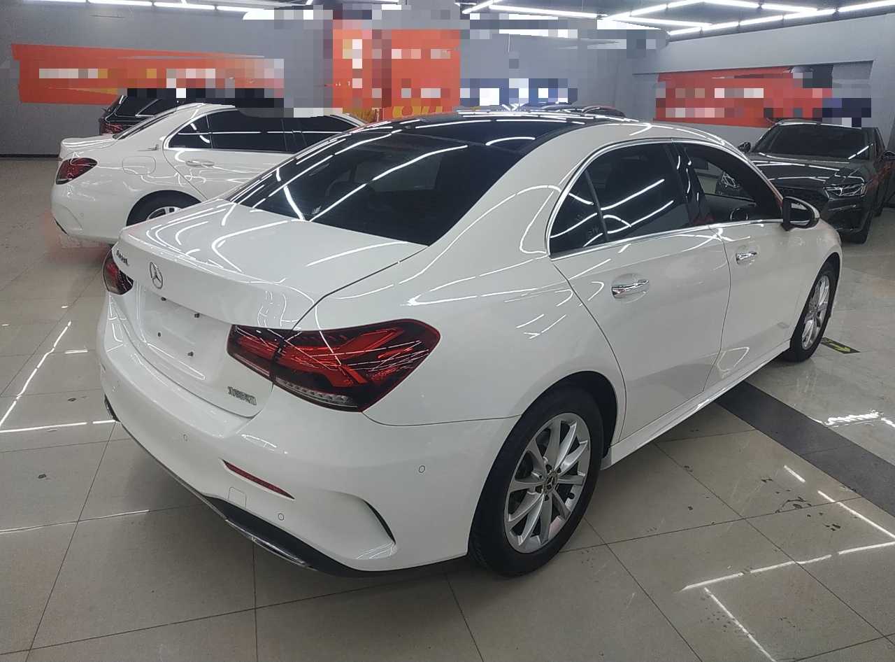 奔驰A级 2021款 A 200 L 运动轿车动感型