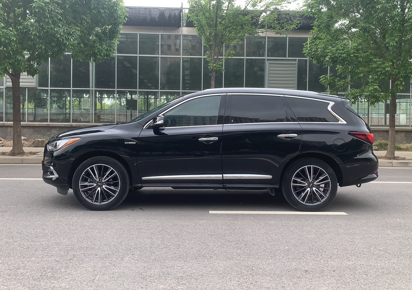 英菲尼迪QX60 2020款 2.5 S/C Hybrid 两驱卓越版 国VI(进口)