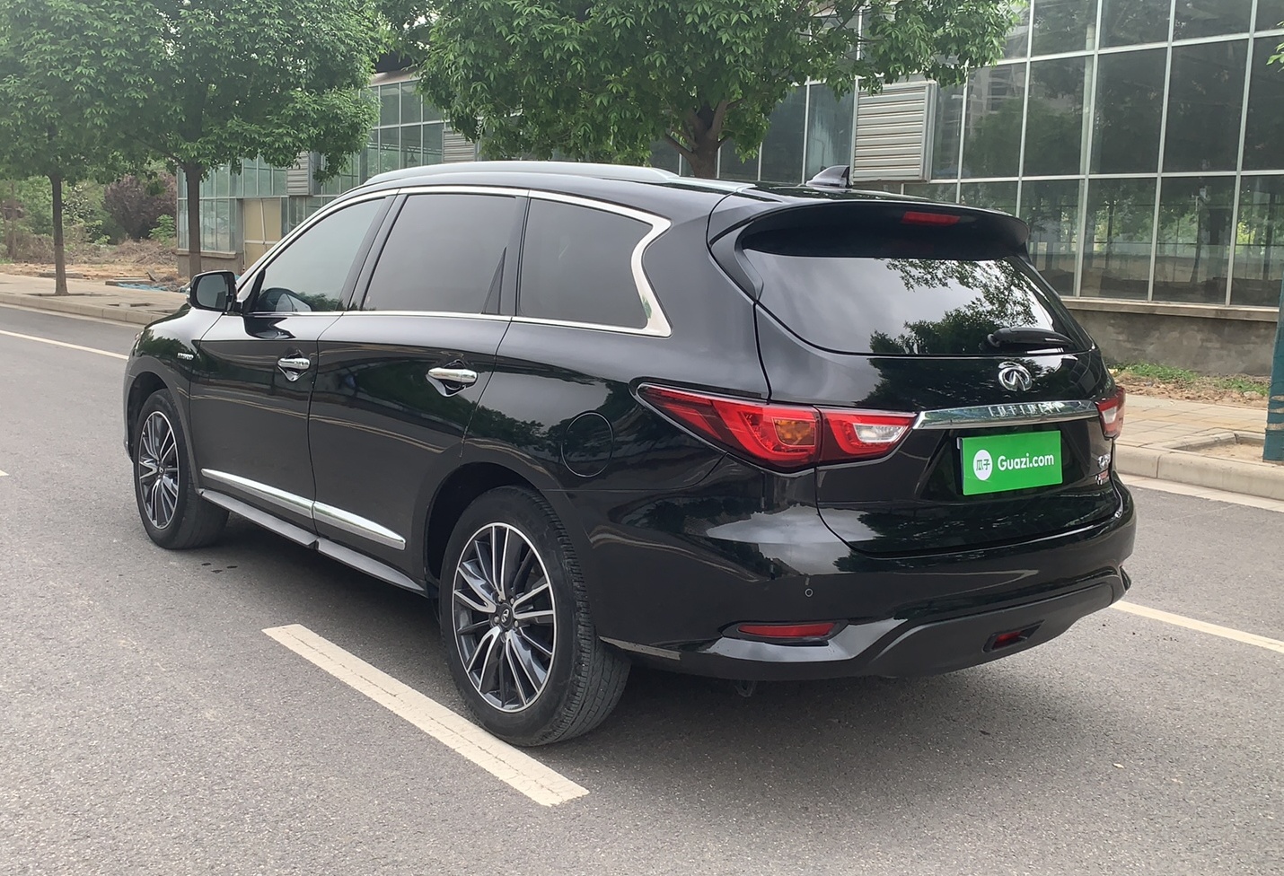 英菲尼迪QX60 2020款 2.5 S/C Hybrid 两驱卓越版 国VI(进口)