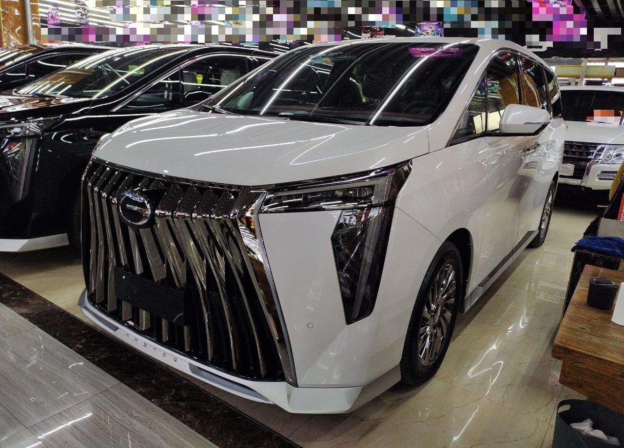 广汽传祺 传祺M8 2023款 宗师系列 400T 自动旗舰