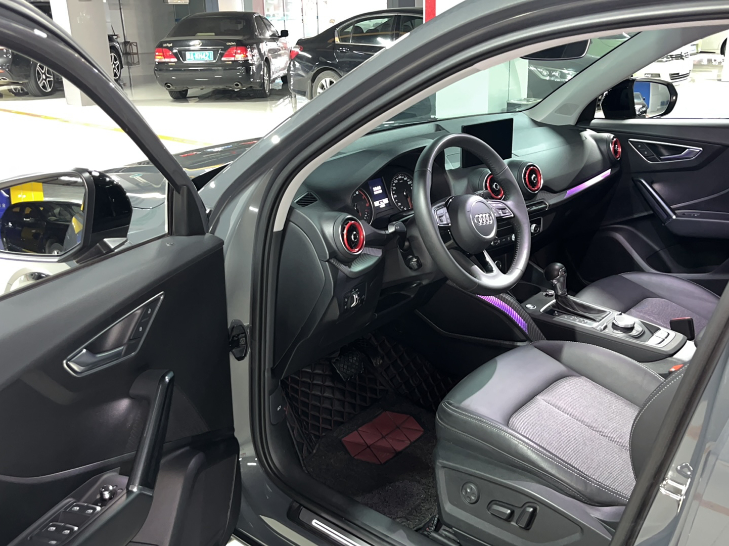 奥迪Q2L 2020款 35 TFSI 时尚动感型