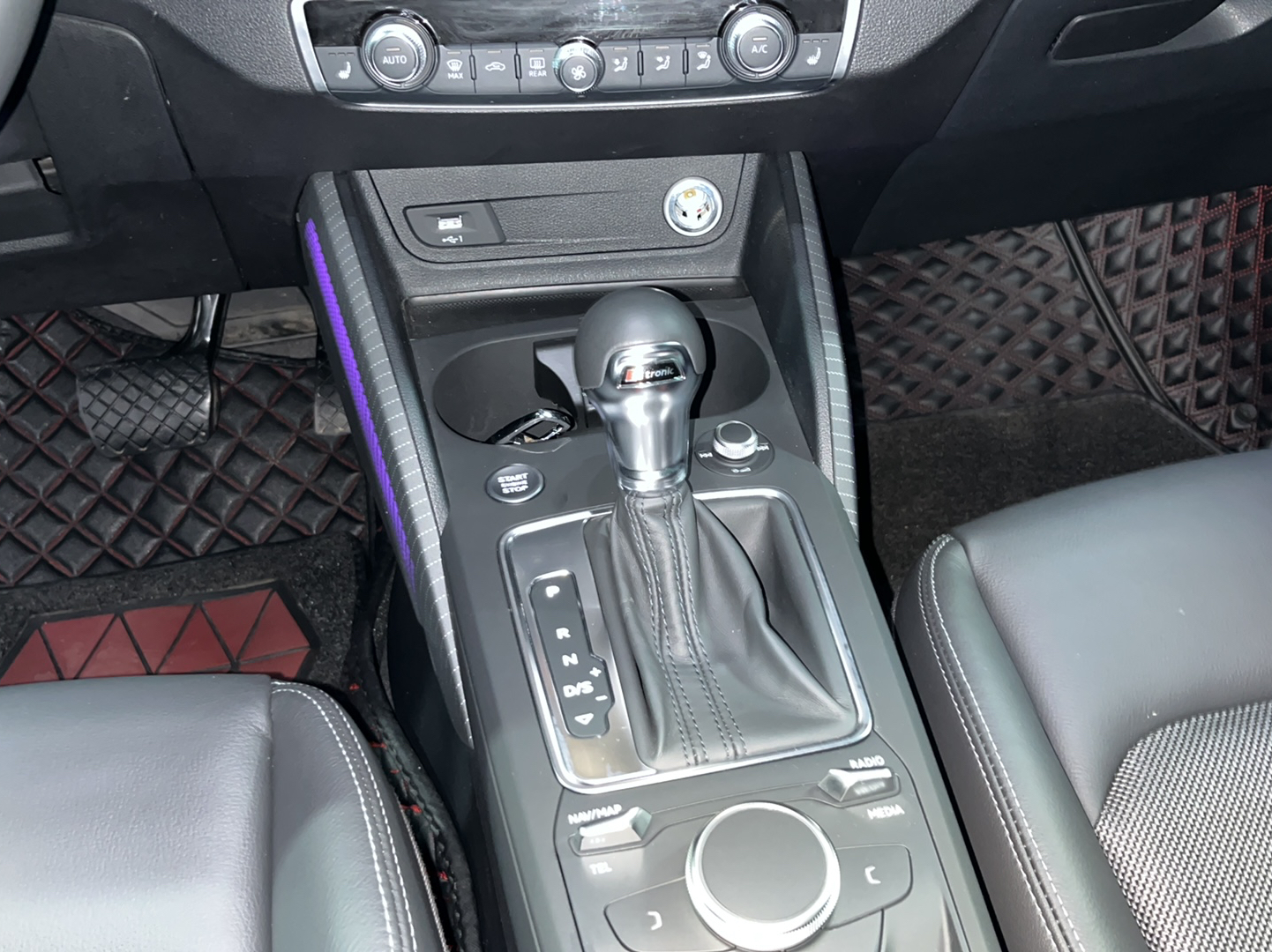 奥迪Q2L 2020款 35 TFSI 时尚动感型