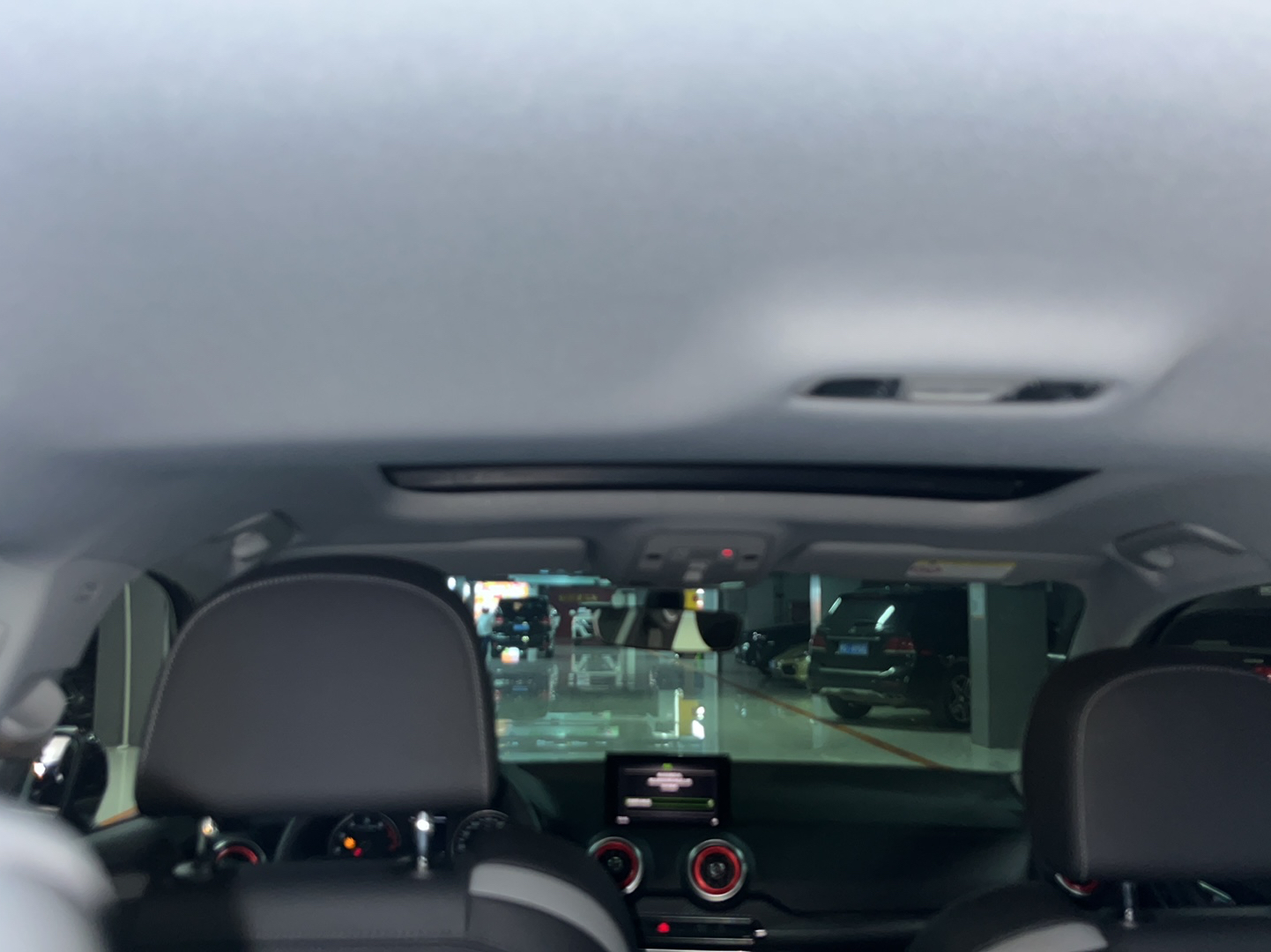 奥迪Q2L 2020款 35 TFSI 时尚动感型