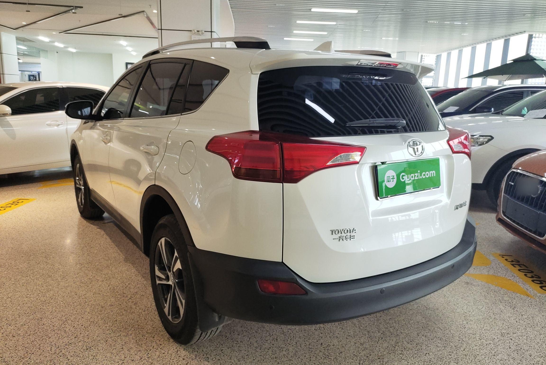 丰田 RAV4 2015款 2.0L CVT两驱风尚版