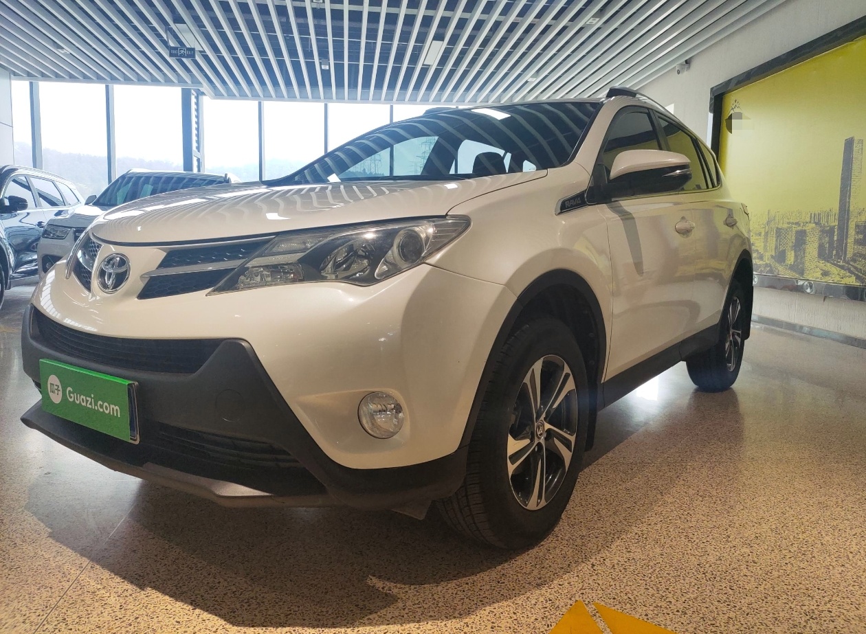 丰田 RAV4 2015款 2.0L CVT两驱风尚版