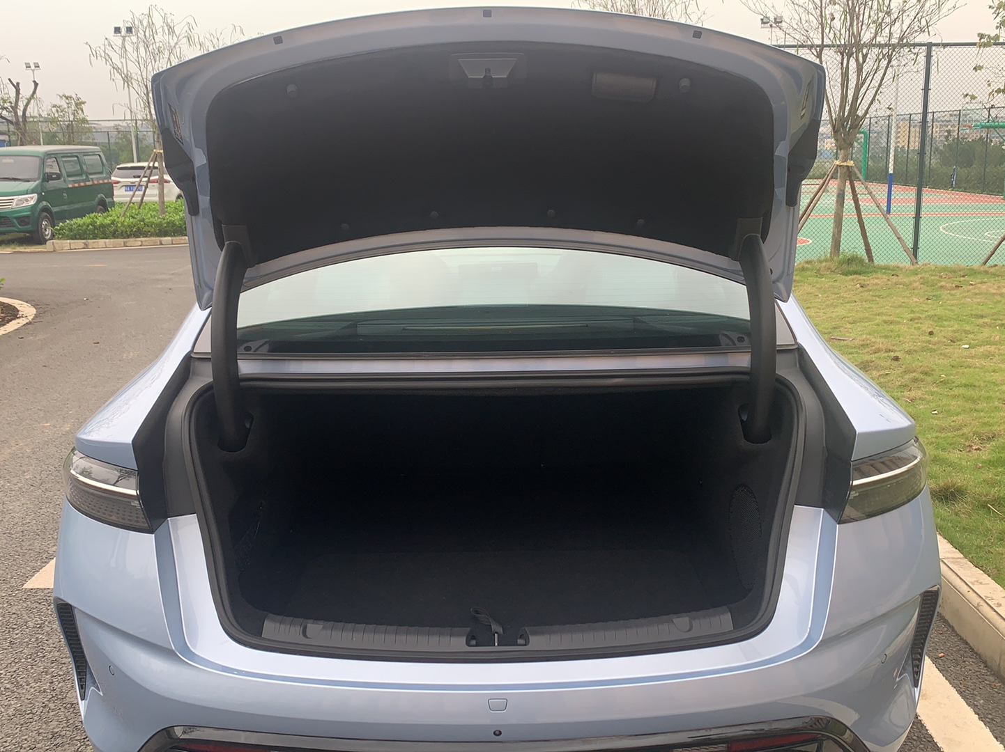 比亚迪 海豹 2022款 550km 标准续航后驱版尊贵型