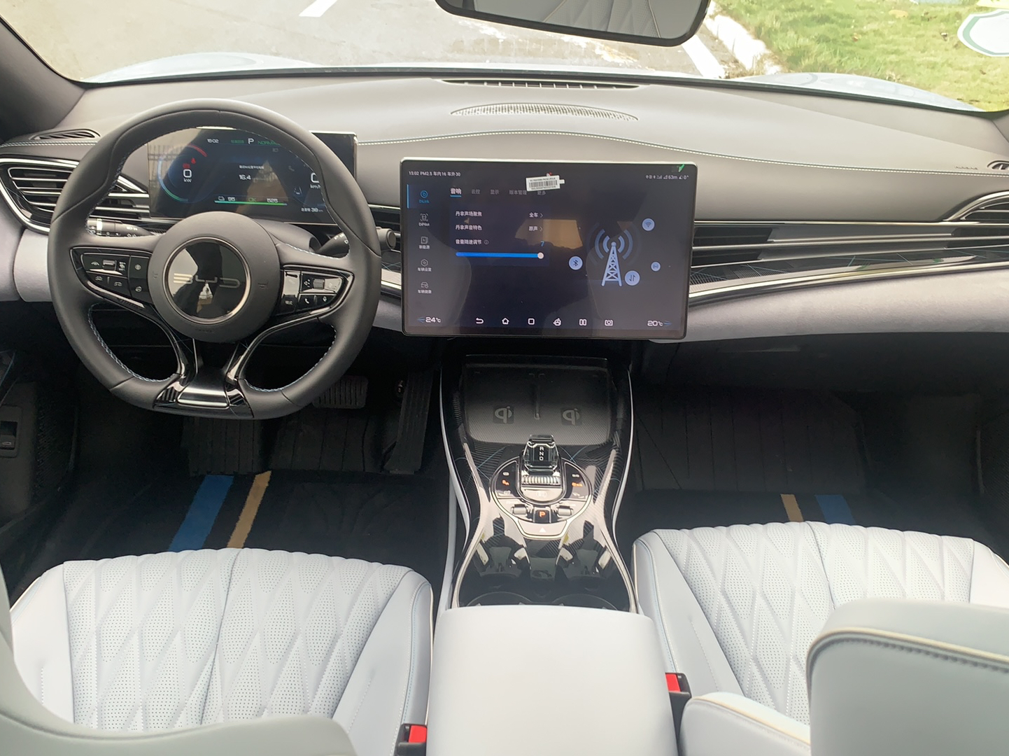 比亚迪 海豹 2022款 550km 标准续航后驱版尊贵型