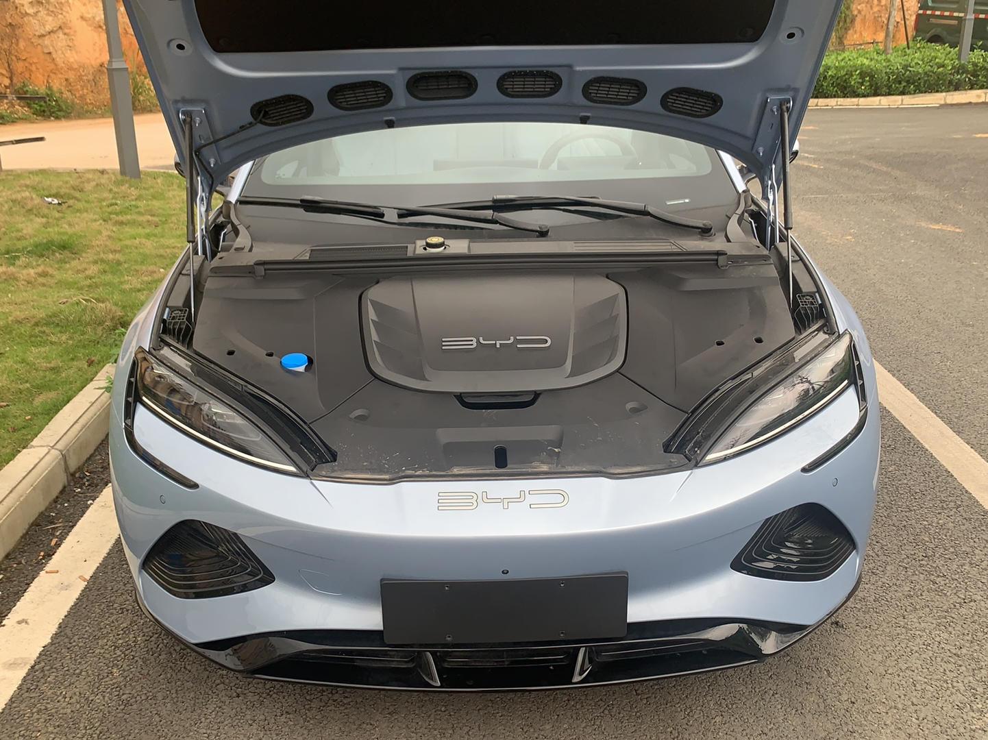 比亚迪 海豹 2022款 550km 标准续航后驱版尊贵型