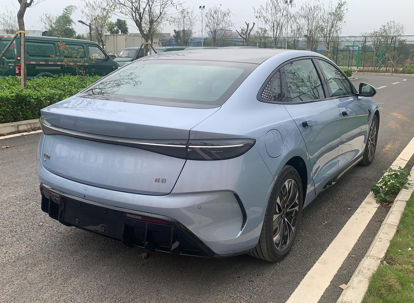 比亚迪 海豹 2022款 550km 标准续航后驱版尊贵型