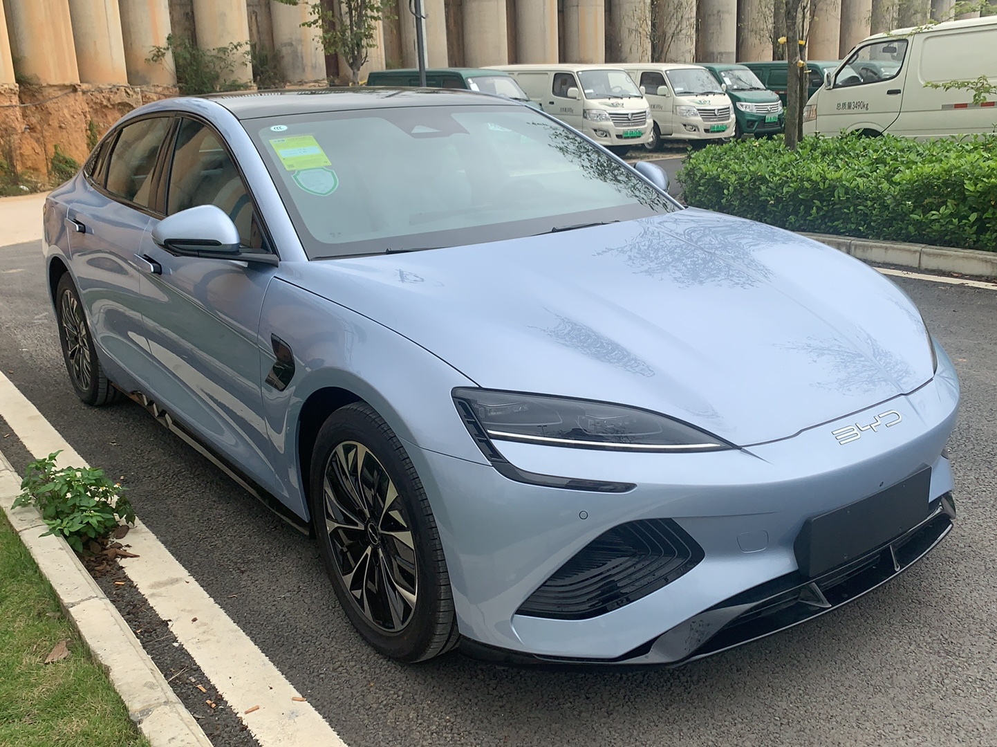 比亚迪 海豹 2022款 550km 标准续航后驱版尊贵型