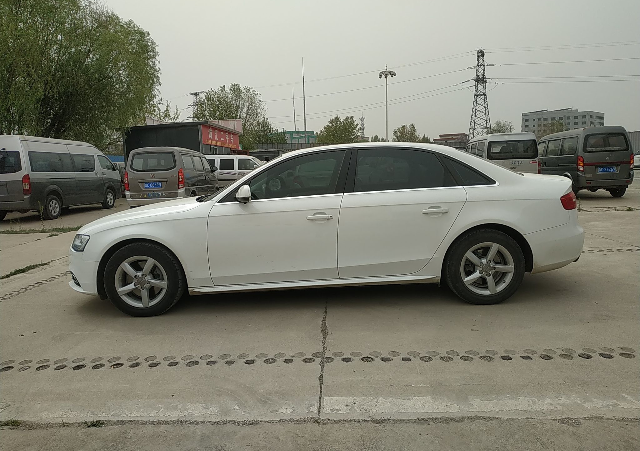 奥迪A4L 2013款 35 TFSI 自动标准型