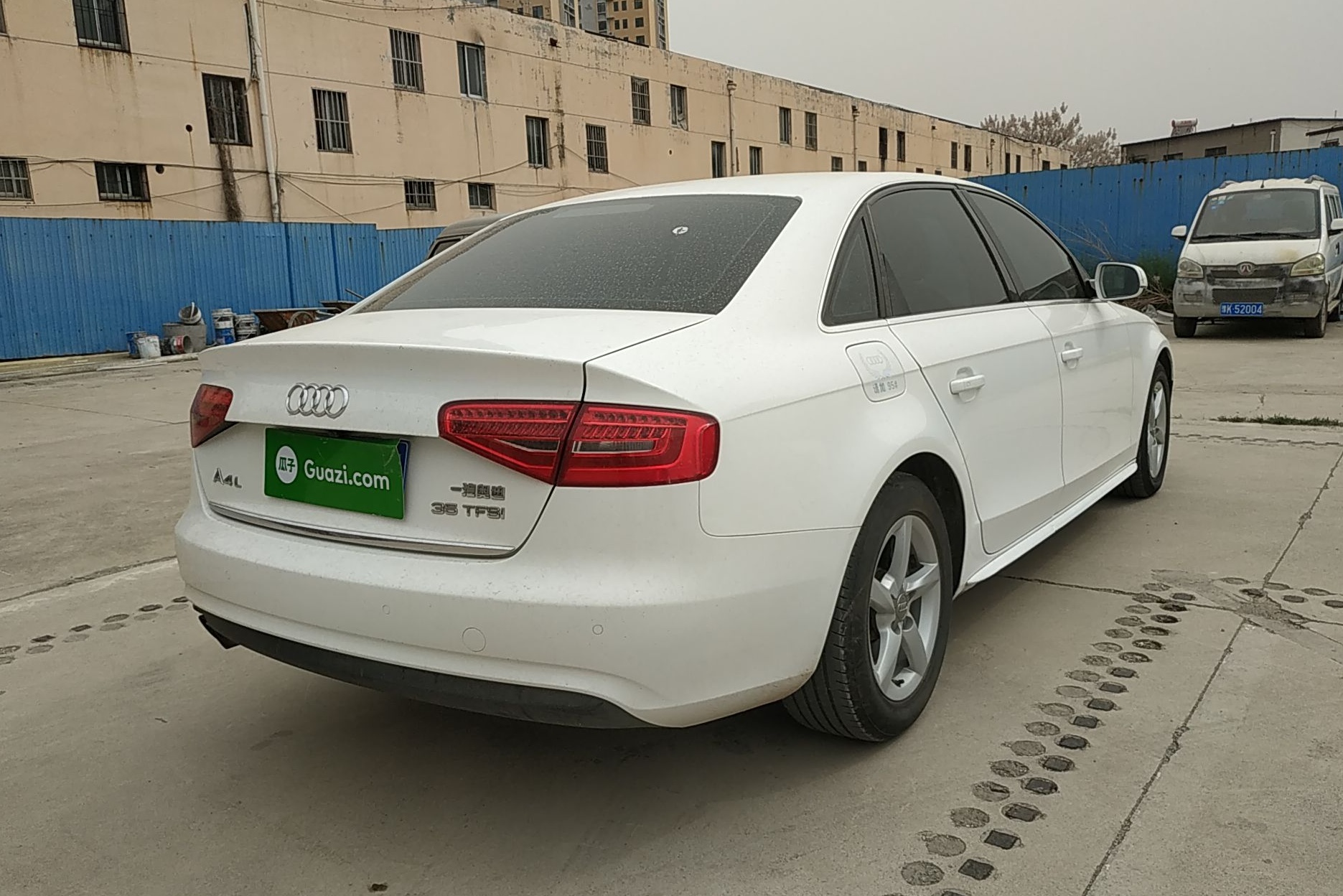 奥迪A4L 2013款 35 TFSI 自动标准型