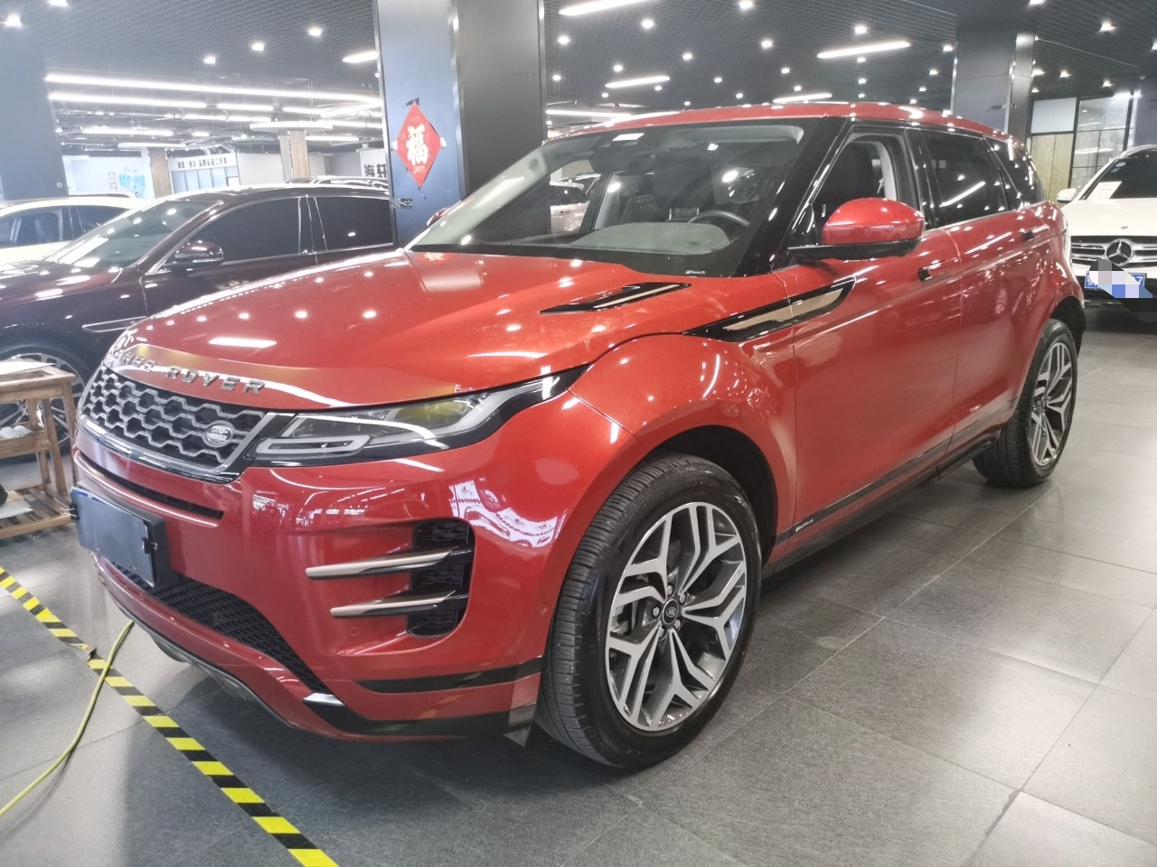 路虎 揽胜极光 2020款 249PS R-DYNAMIC SE 运动科技版