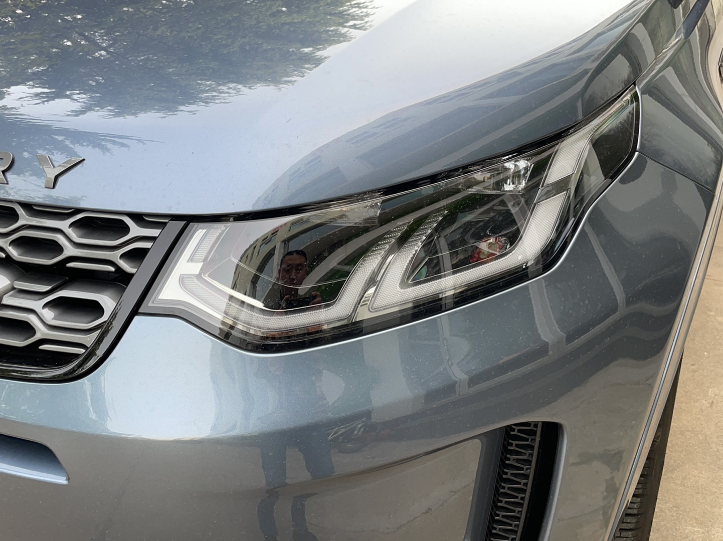 路虎 发现运动版 2022款 249PS R-Dynamic SE 性能科技版 5座