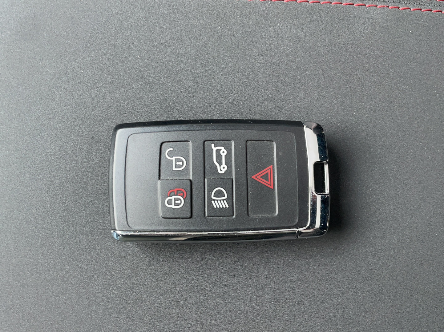 路虎 发现运动版 2022款 249PS R-Dynamic SE 性能科技版 5座