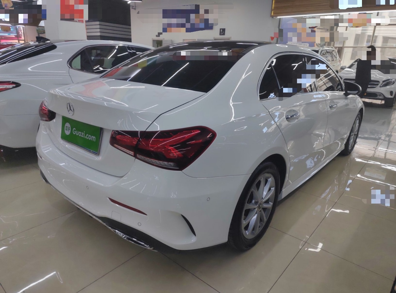 奔驰A级 2020款 改款 A 200 L 运动轿车动感型