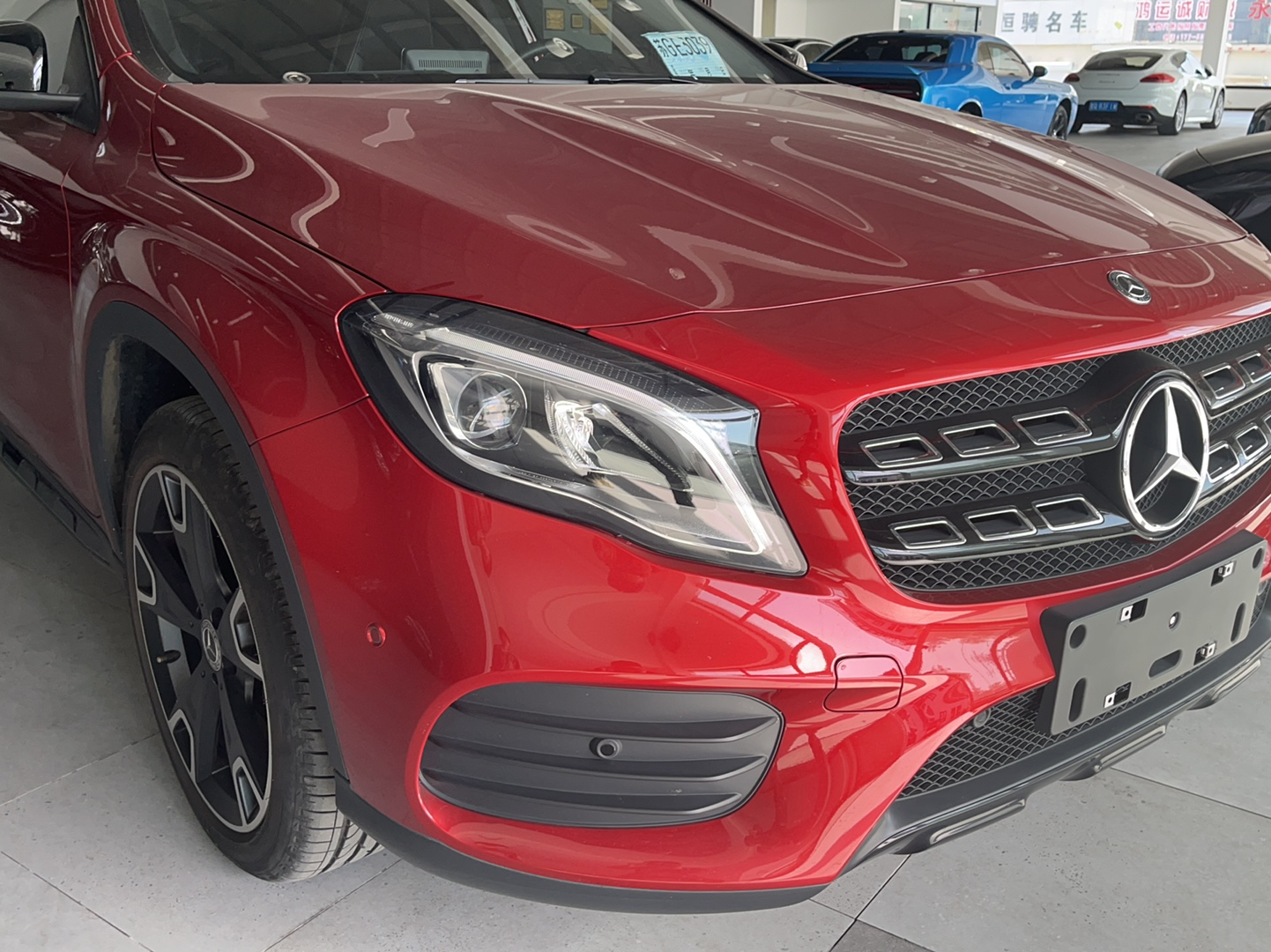 奔驰GLA级 2018款 GLA 220 4MATIC 运动型