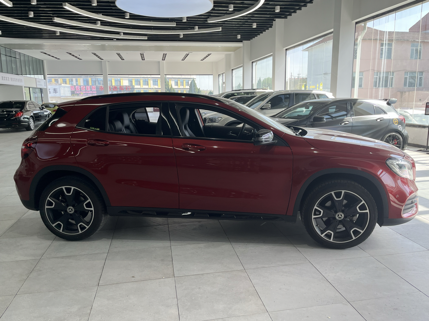 奔驰GLA级 2018款 GLA 220 4MATIC 运动型