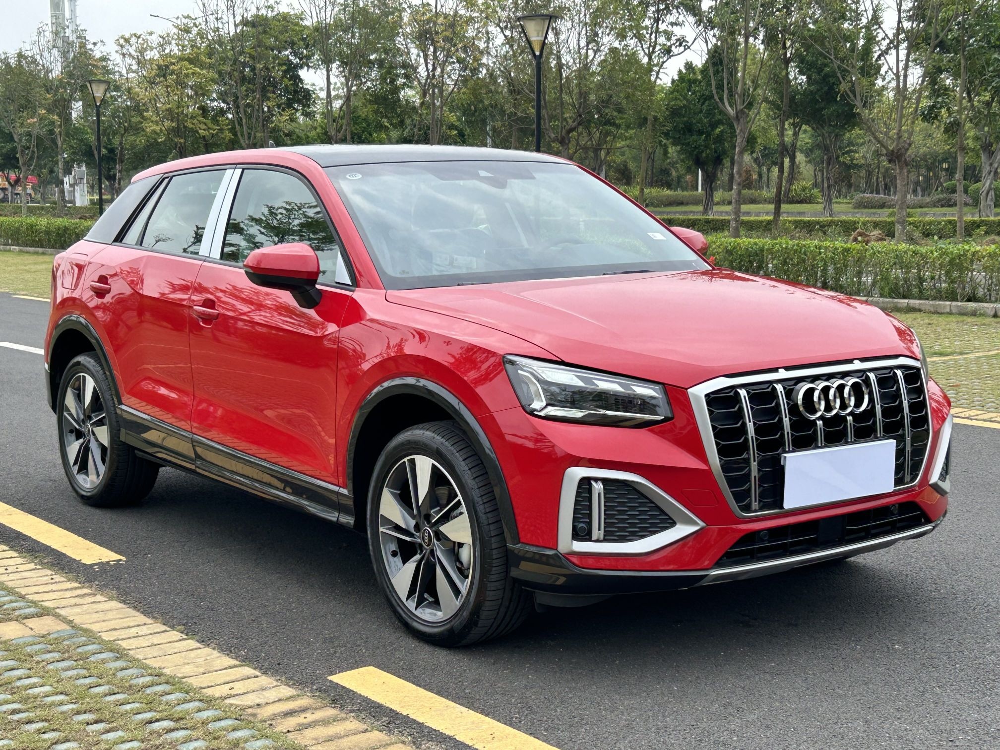 奥迪Q2L 2022款 35 TFSI 时尚致雅型