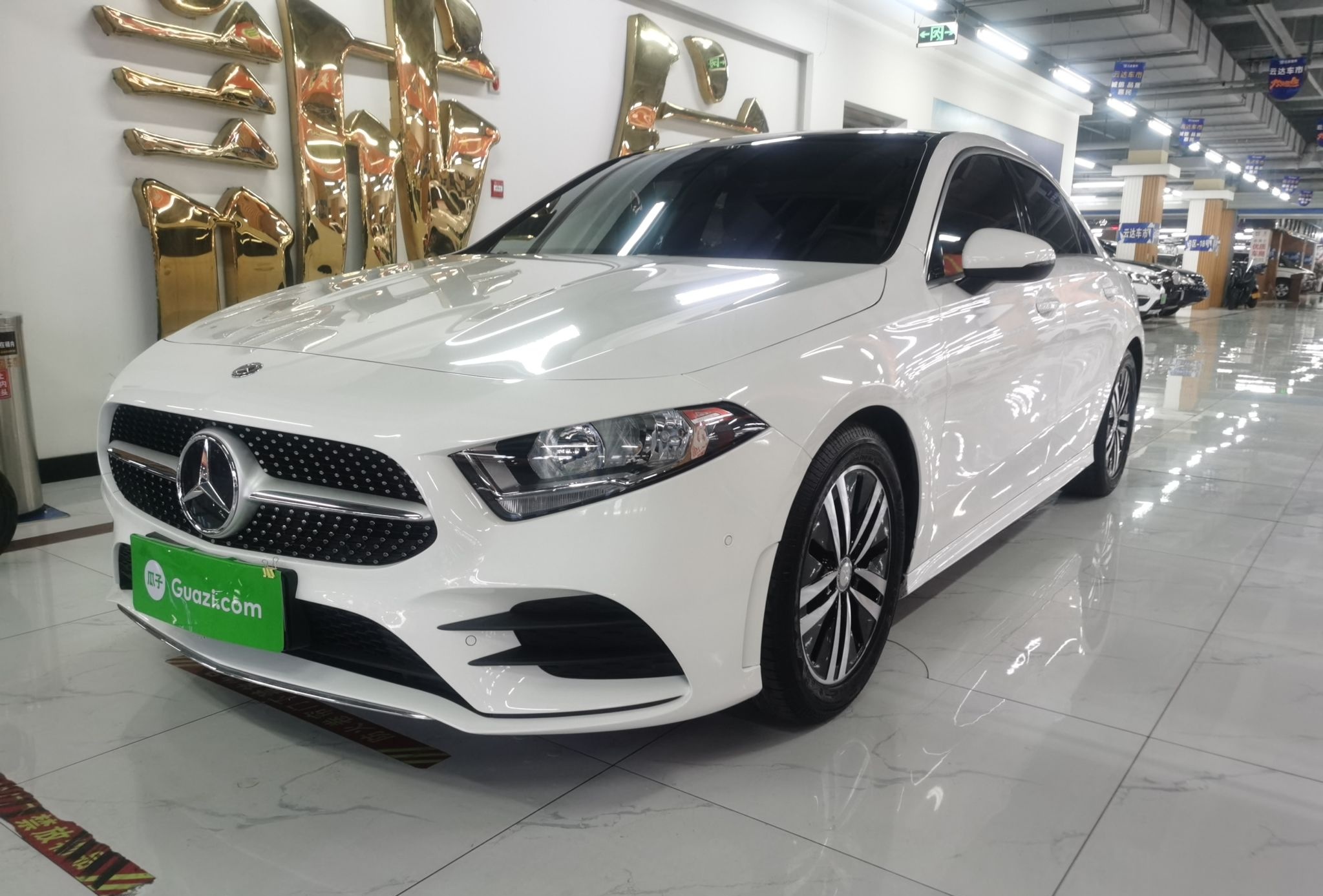 奔驰A级 2019款 A 180 L 运动轿车