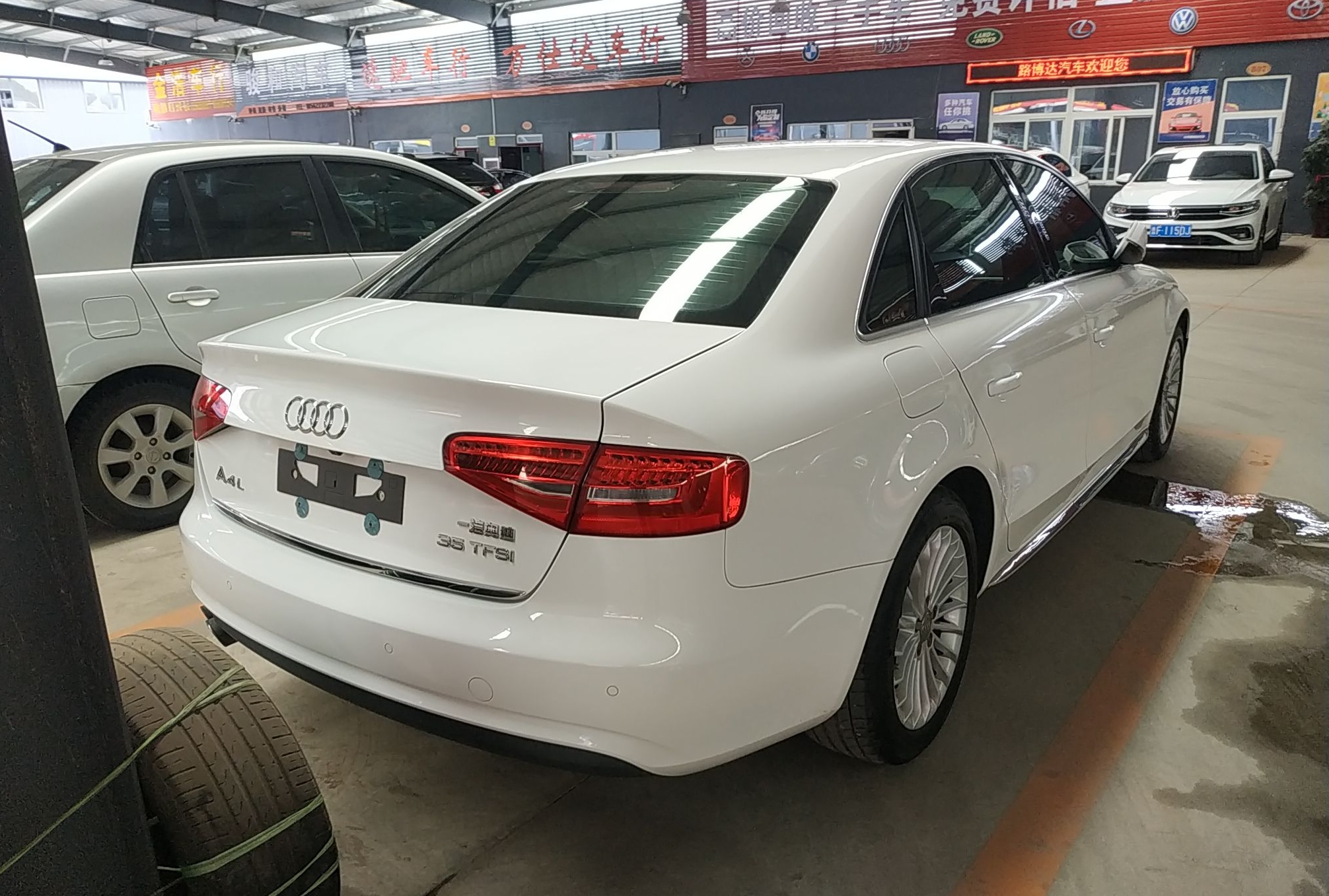 奥迪A4L 2015款 35 TFSI 自动舒适型