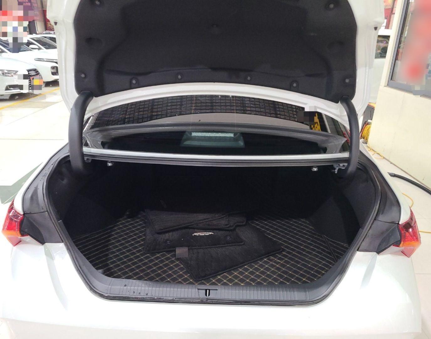 丰田 亚洲龙 2022款 2.0L 豪华版