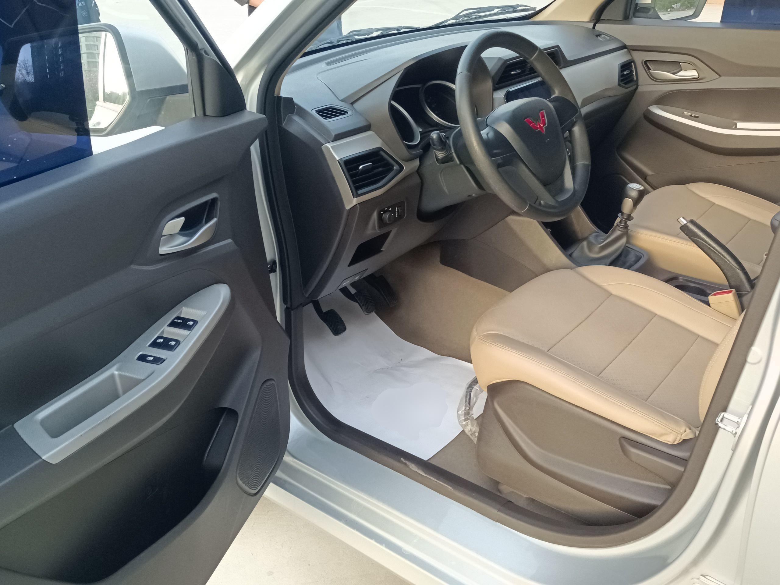 五菱汽车 五菱宏光 2021款 1.5L S舒适型LAR