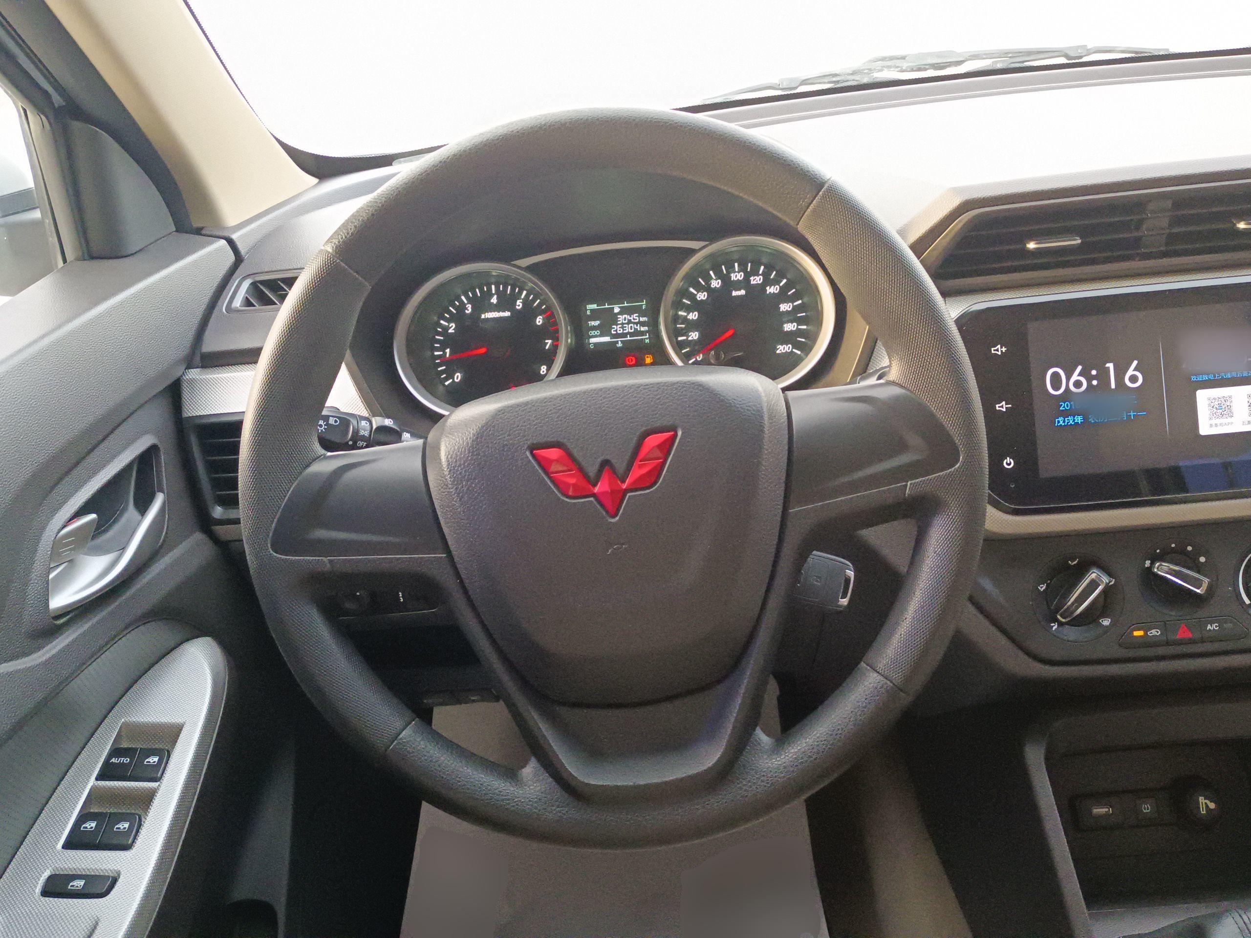 五菱汽车 五菱宏光 2021款 1.5L S舒适型LAR