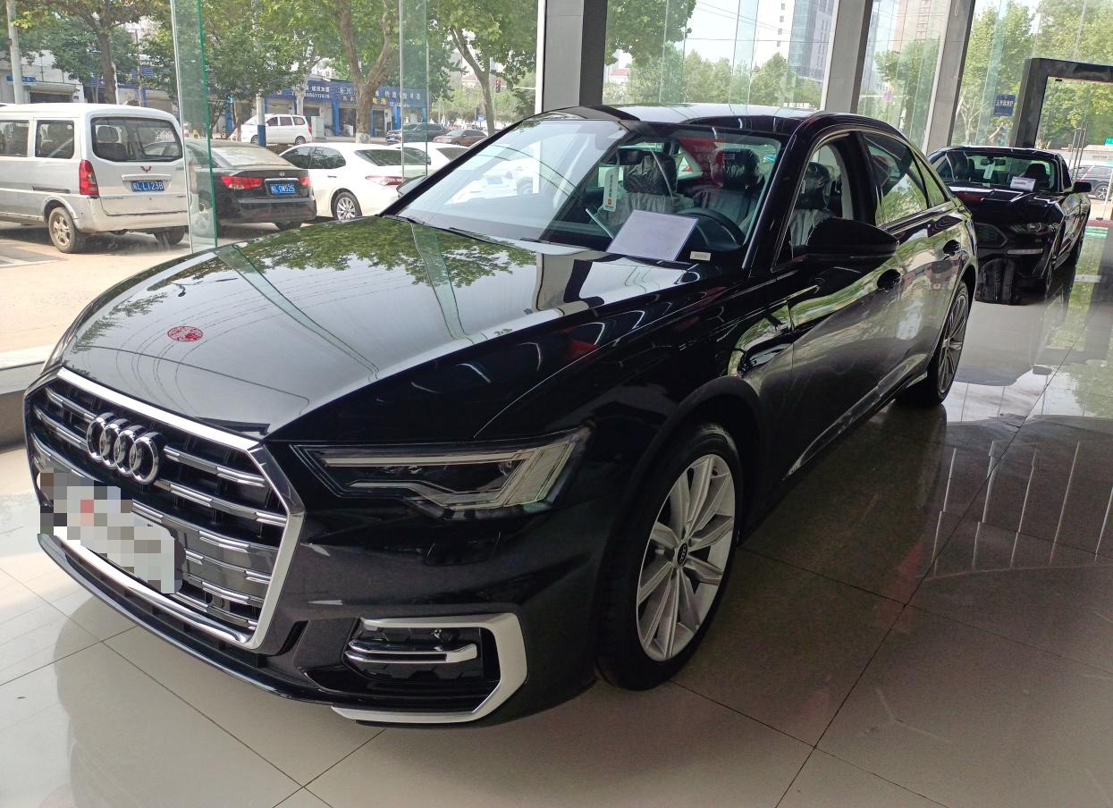 奥迪A6L 2023款 45 TFSI 臻选动感型