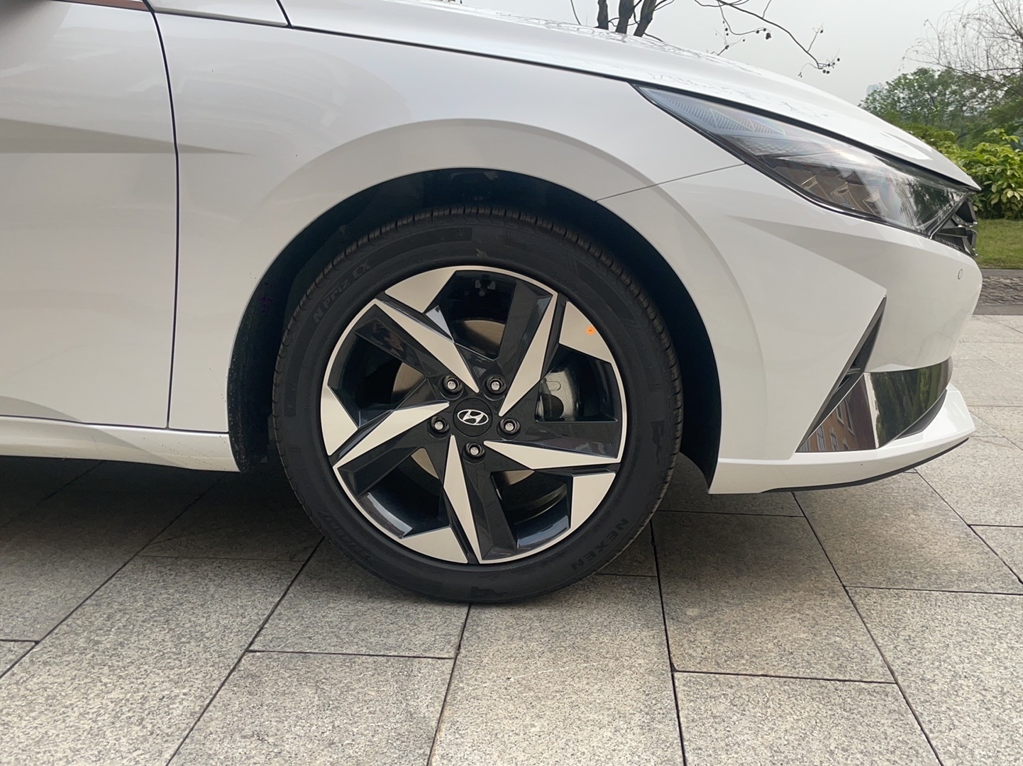 现代 伊兰特 2022款 1.5L CVT LUX尊贵版