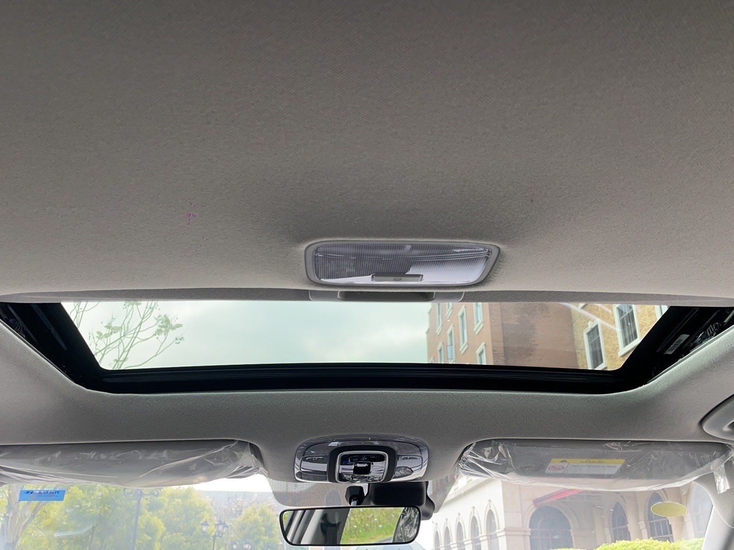 现代 伊兰特 2022款 1.5L CVT LUX尊贵版