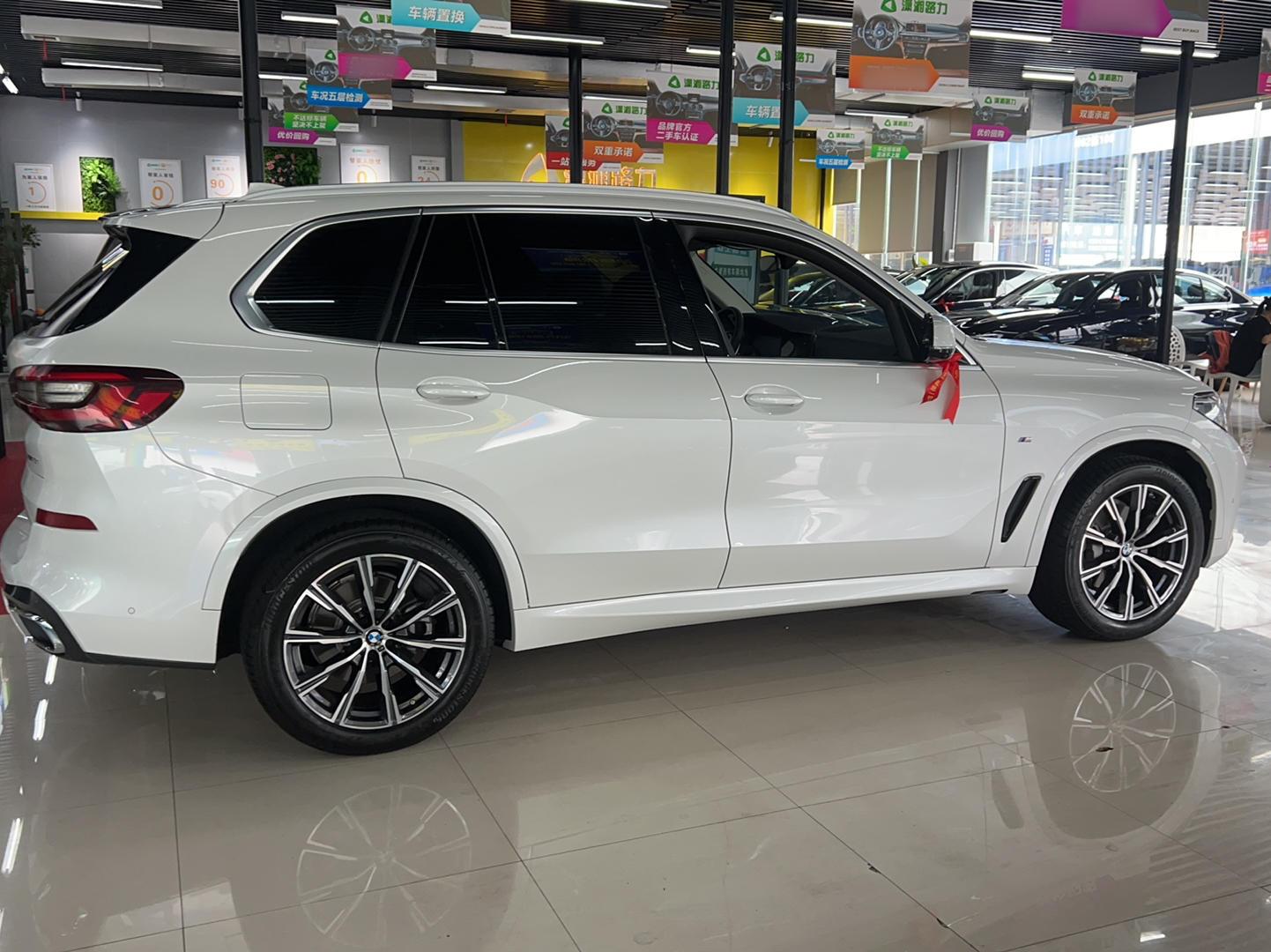 宝马X5 2022款 xDrive40i M运动套装(进口)