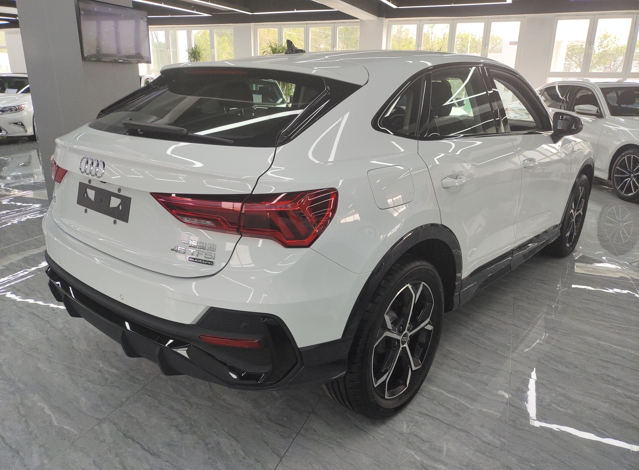 奥迪Q3 Sportback 2022款 45 TFSI quattro 时尚型