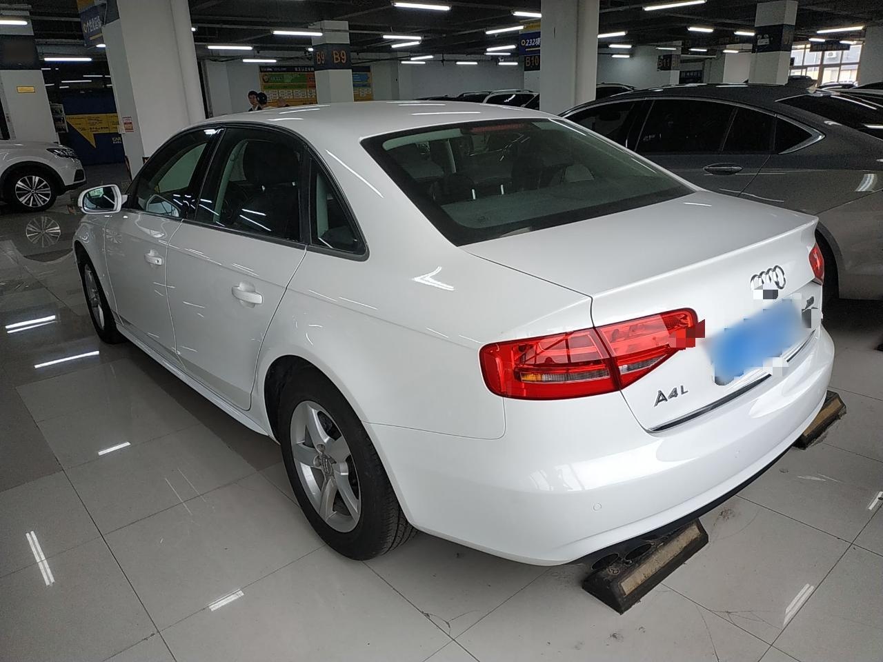 奥迪A4L 2013款 30 TFSI 自动舒适型