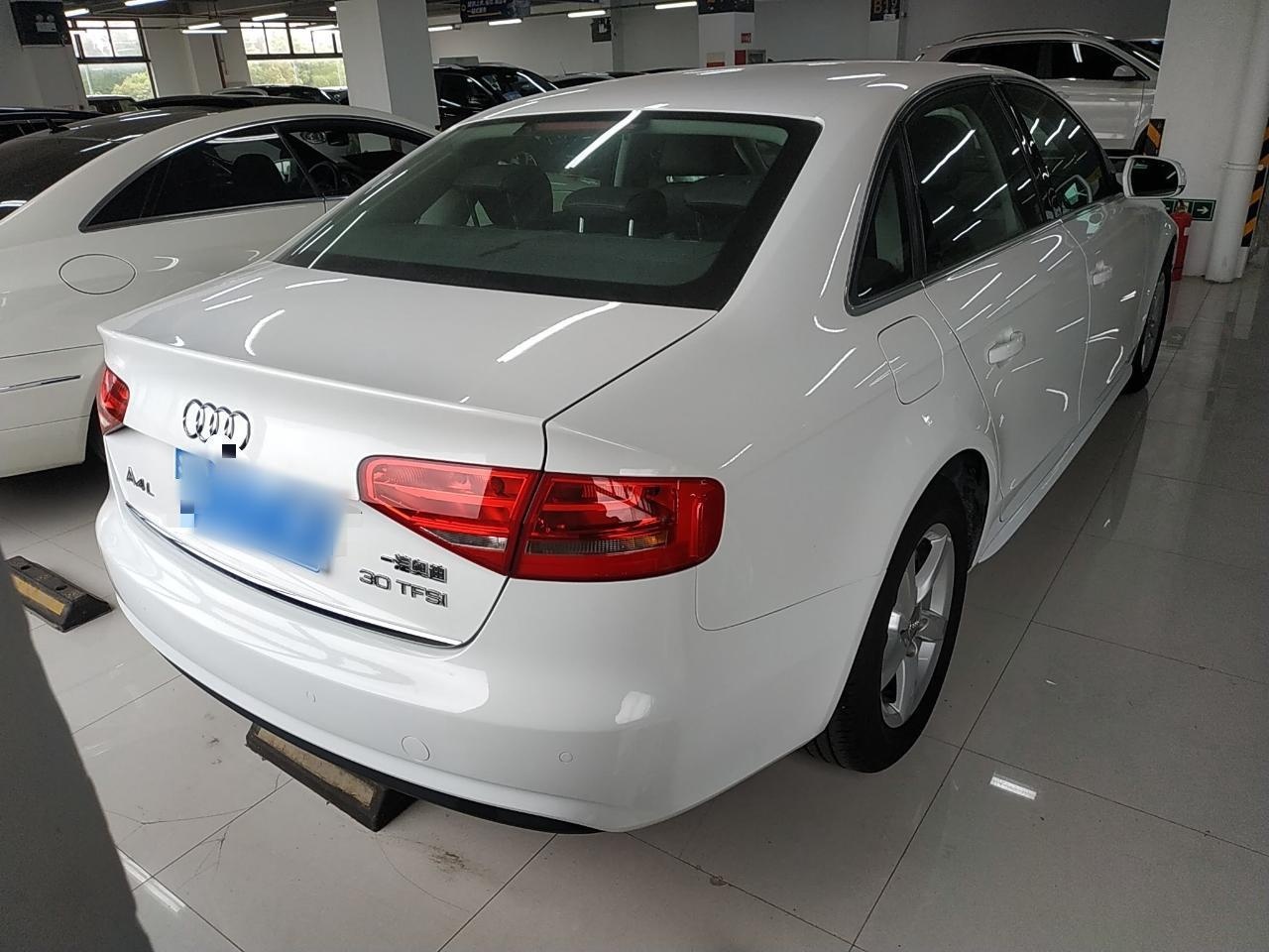 奥迪A4L 2013款 30 TFSI 自动舒适型