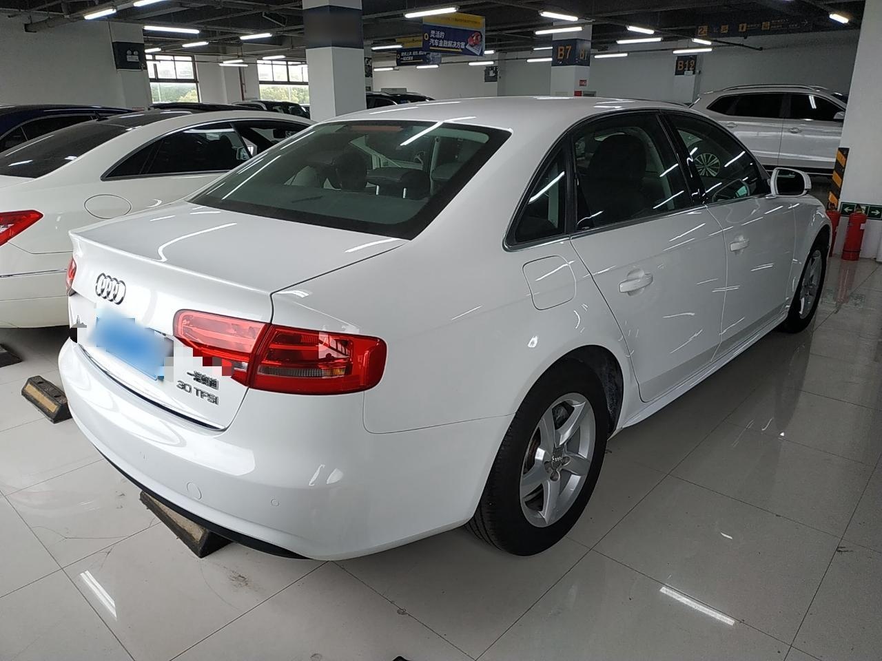 奥迪A4L 2013款 30 TFSI 自动舒适型