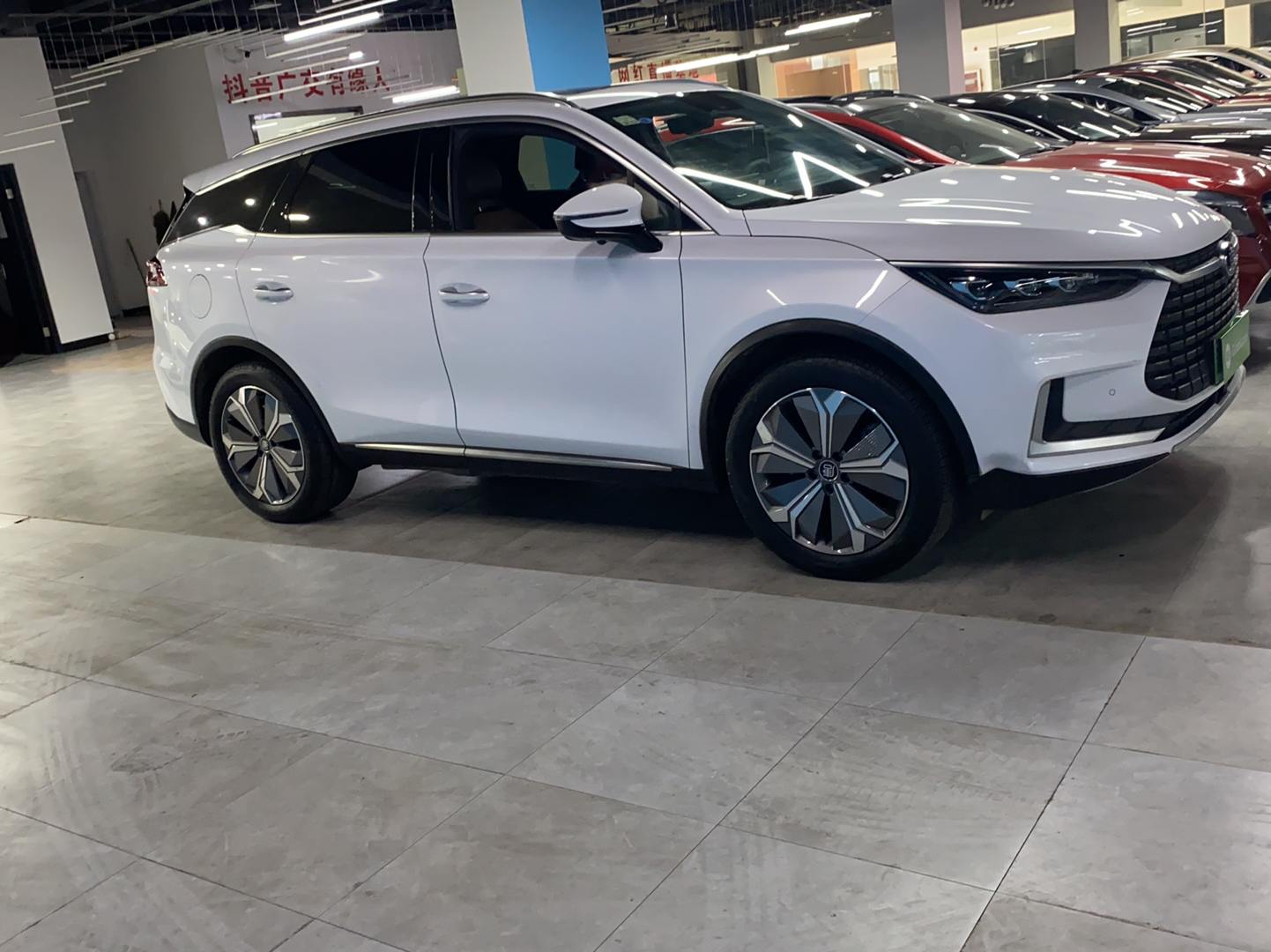 比亚迪 唐新能源 2021款 EV 长续航版尊荣型