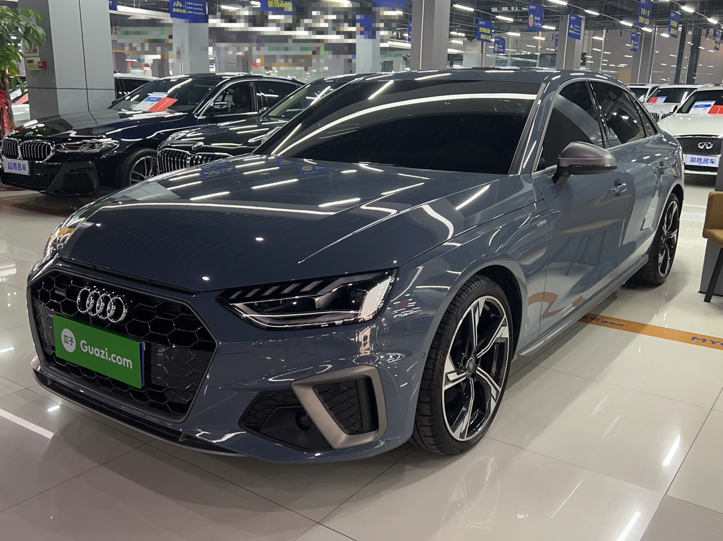 奥迪A4L 2022款 40 TFSI quattro RS套件燃速型