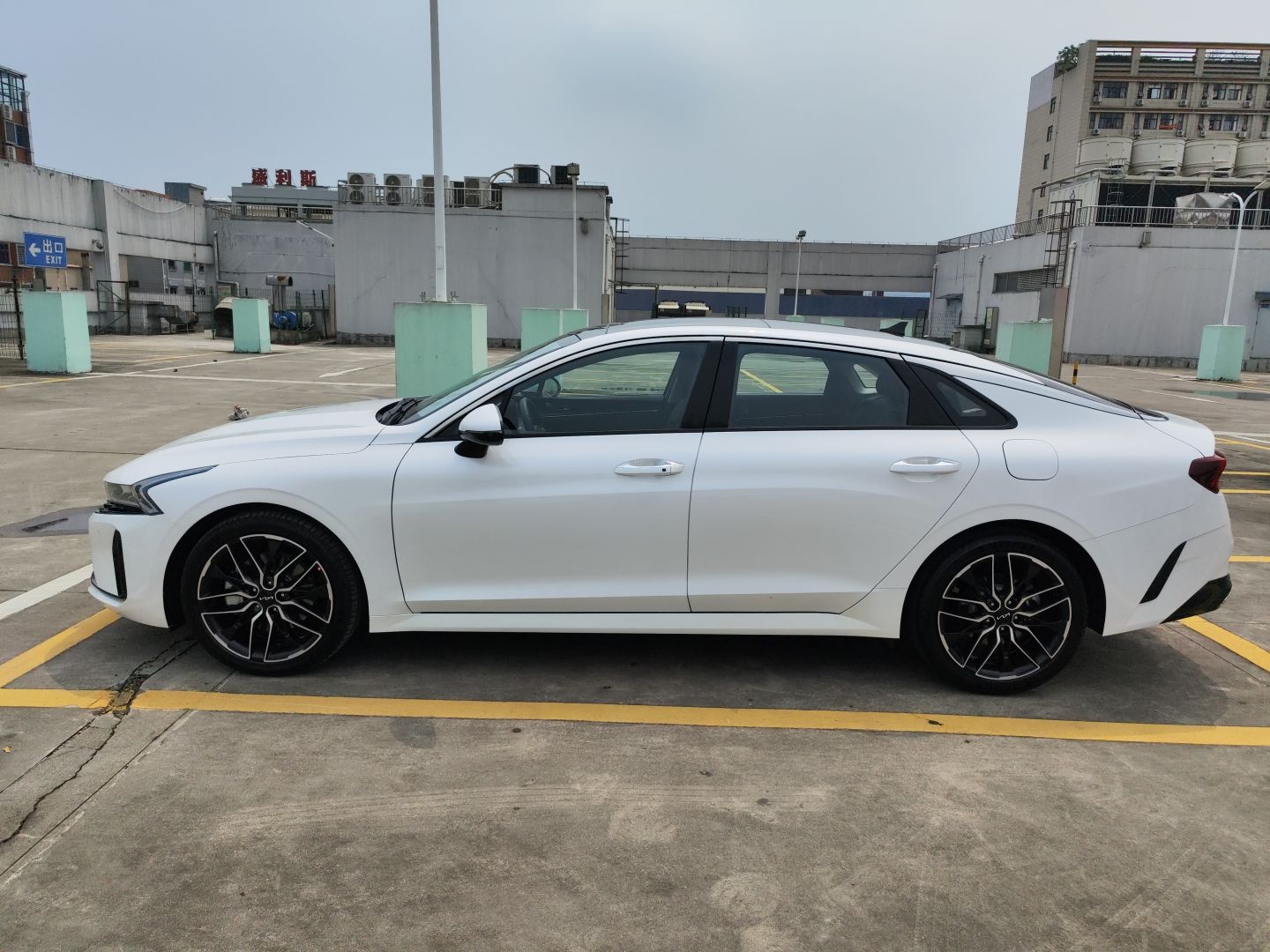 起亚 K5凯酷 2021款 380T GT-Line 焕新版