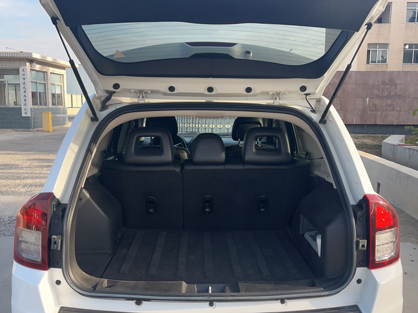 Jeep 指南者 2014款 2.4L 四驱运动版(进口)