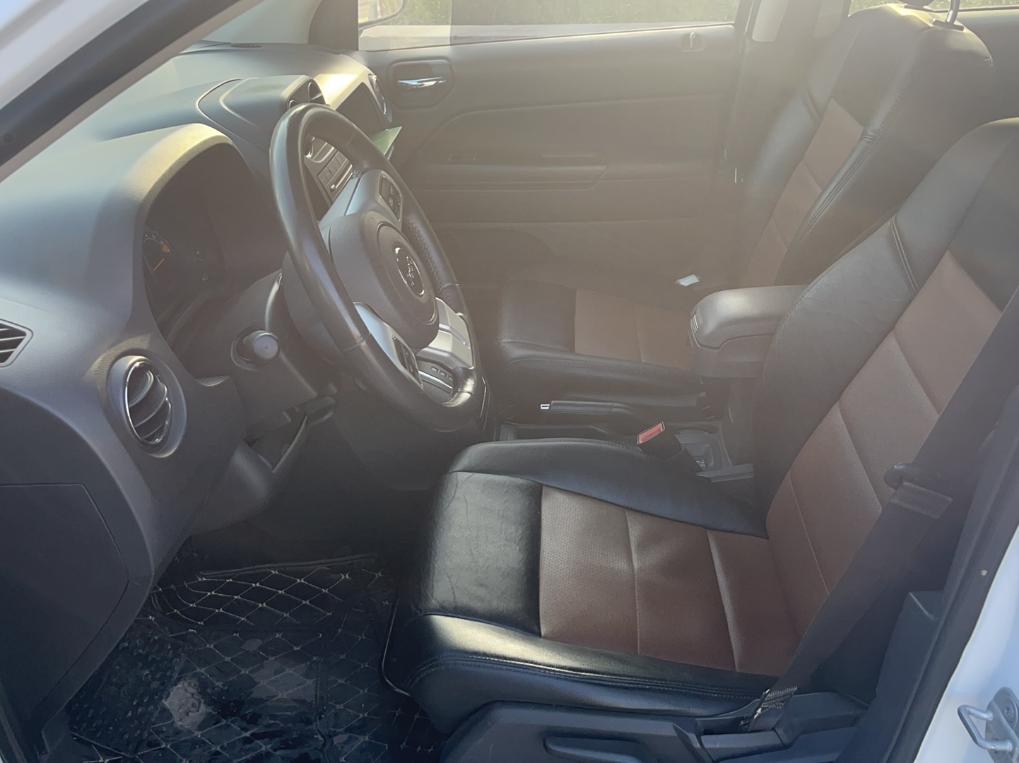 Jeep 指南者 2014款 2.4L 四驱运动版(进口)